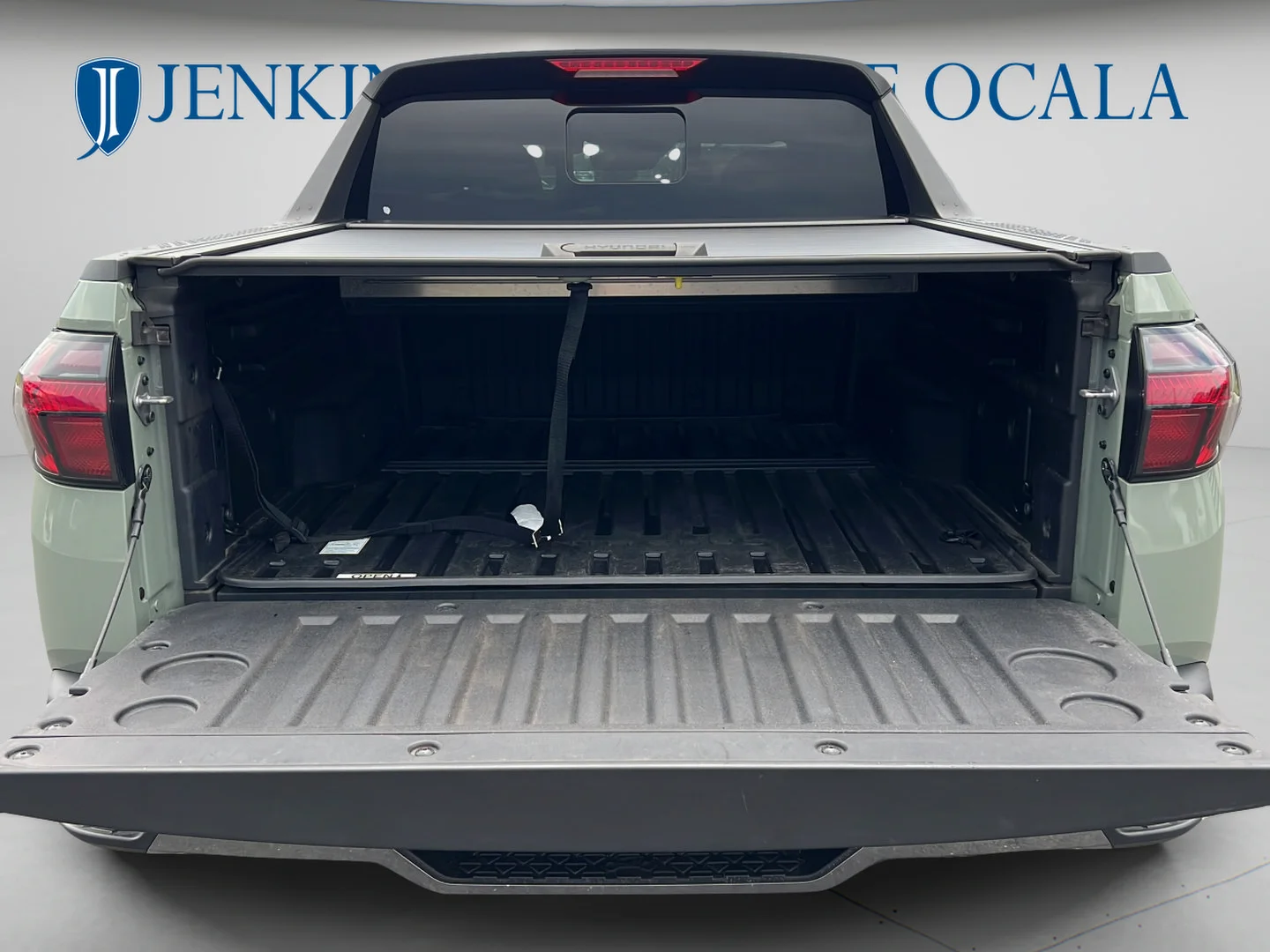 Used 2025 Sage Gray Hyundai Limited image 12