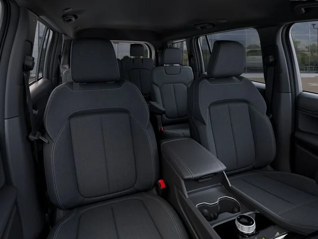 New 2026 Diamond Black Crystal Pearl-Coat Exterior Paint Jeep Laredo X image 16