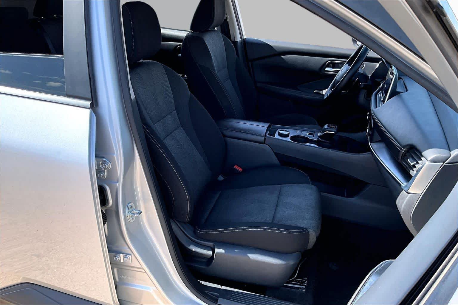 Used 2025 Brilliant Silver Metallic Nissan SV image 9