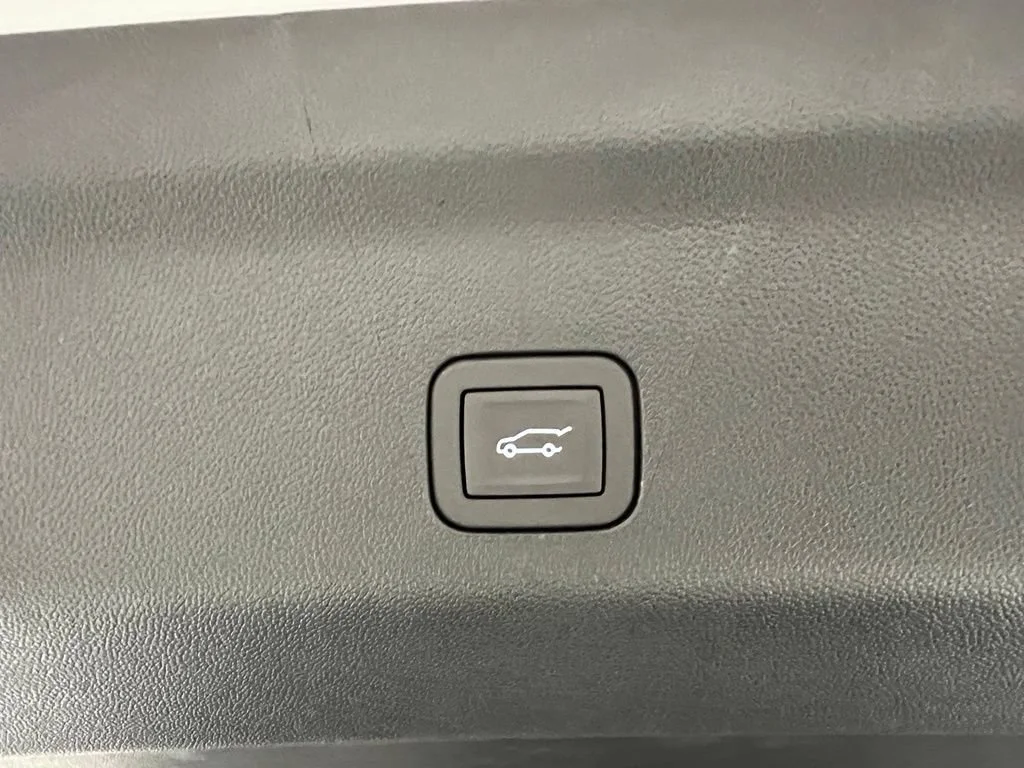 2026 GMC Yukon XL AT4 - Photo 32