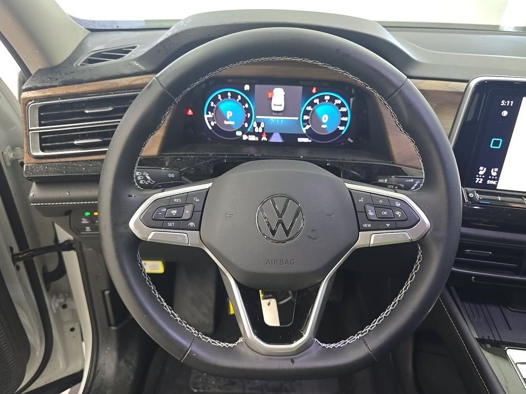 Used 2025 White Volkswagen 2.0T SE w/Technology image 7