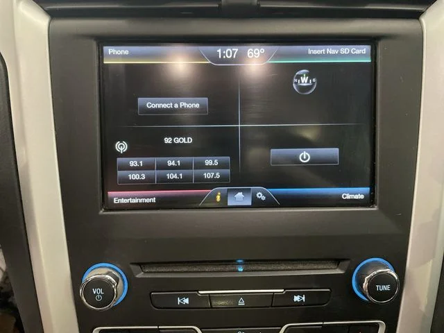 Used 2016 Shadow Black Ford SE image 16
