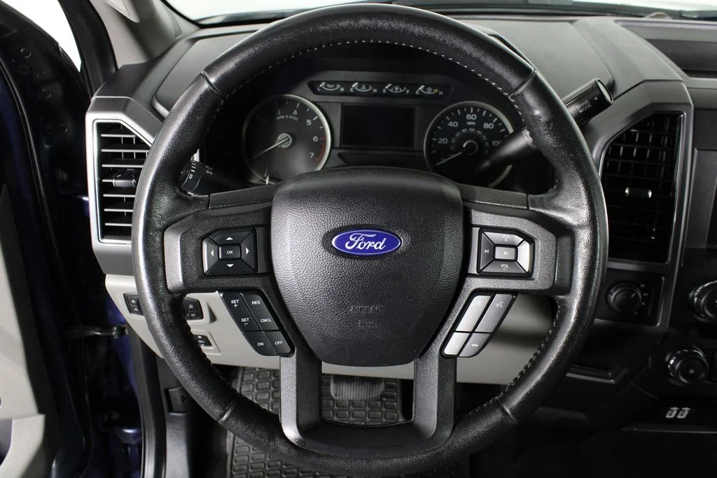 Used 2020 Blue Ford XLT image 23