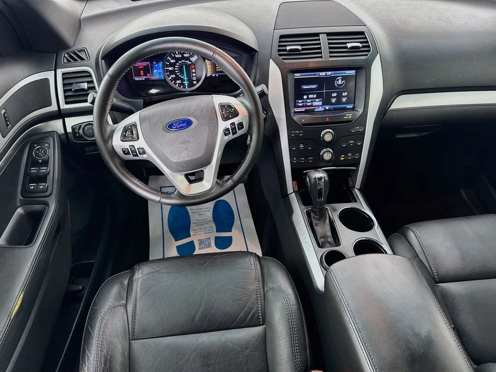 Used 2013 Ingot Silver Ford XLT image 26
