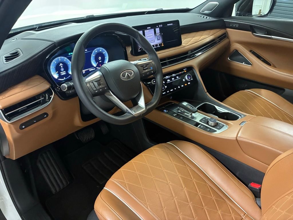 Used 2025 Black INFINITI Autograph image 4