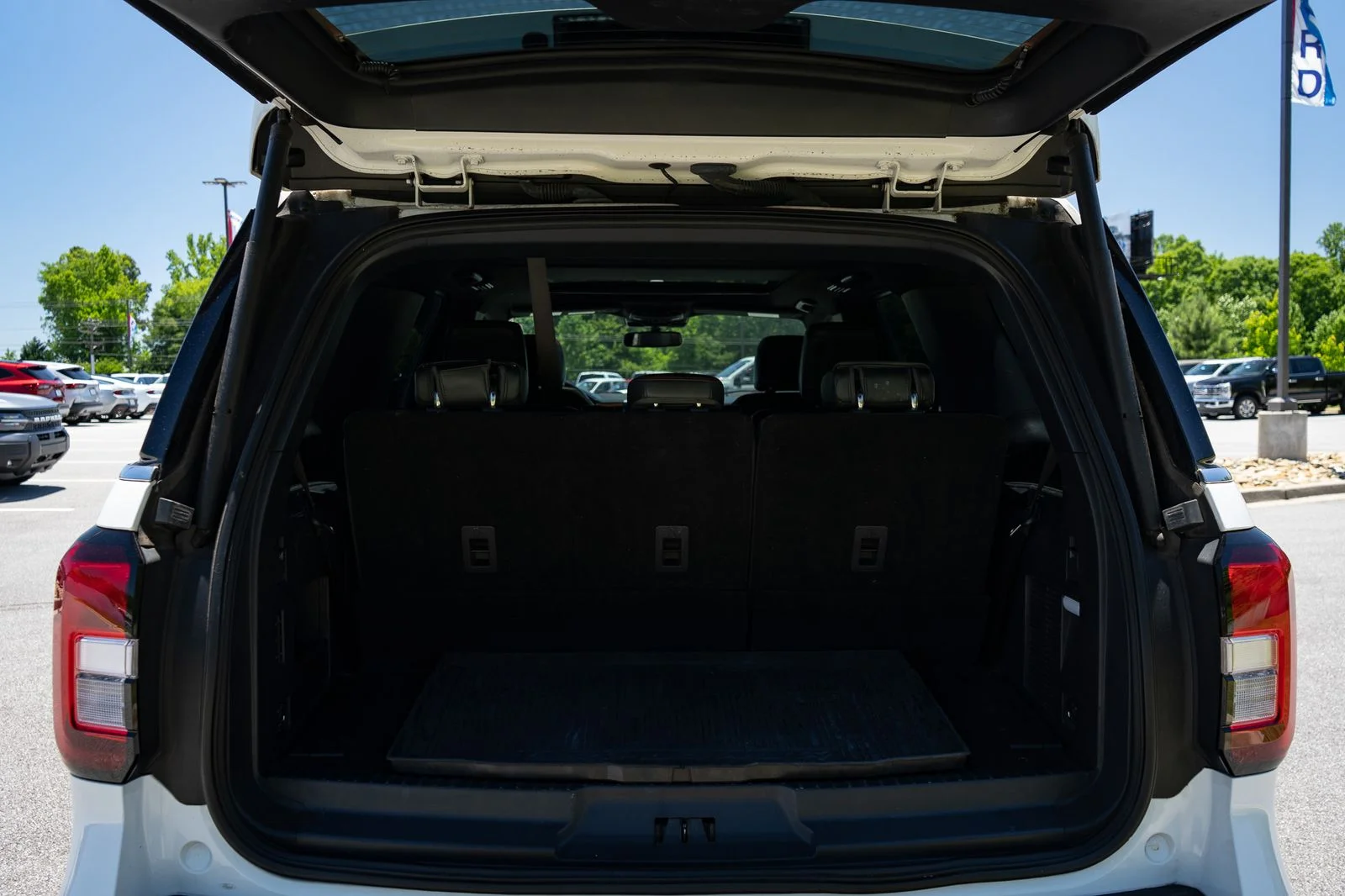 Used 2022 White Metallic Ford Timberline image 9