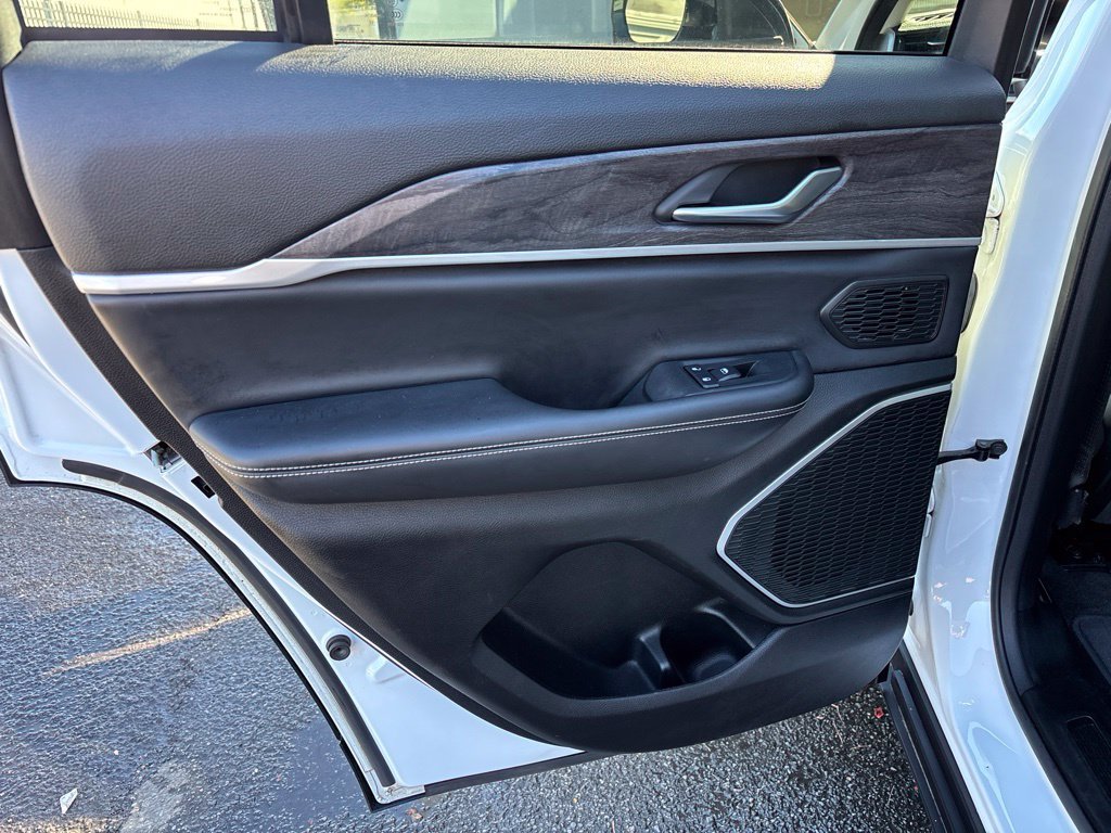 Used 2022 White Jeep Limited image 18