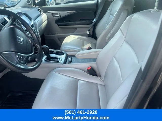 Used 2016 Black Honda EX-L image 2
