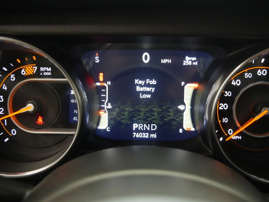 Used 2018 Crystal Metallic Jeep Unlimited Sahara image 37