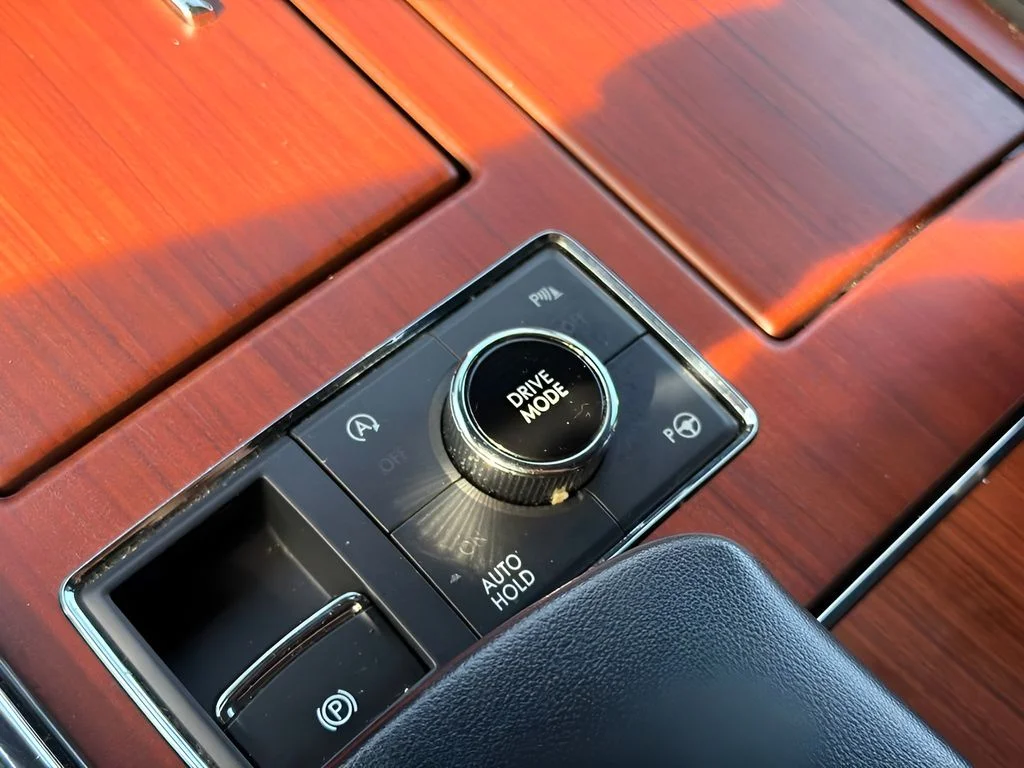 Used 2020 Infinite Black Lincoln Reserve image 29