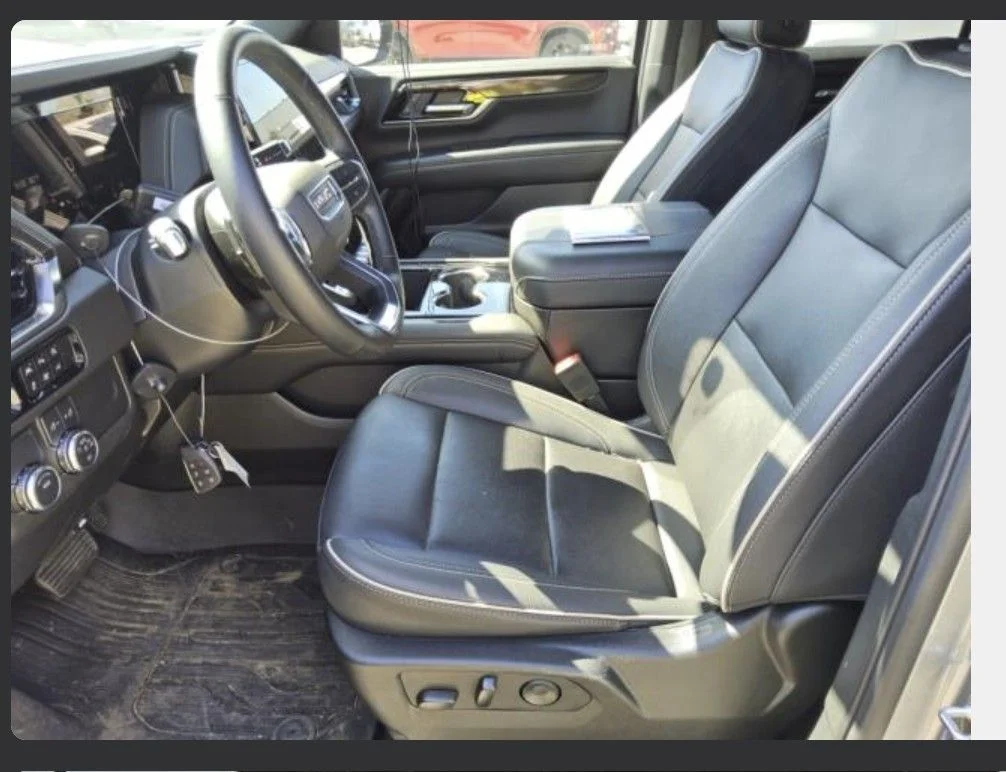 Used 2025 Silver GMC Elevation image 10