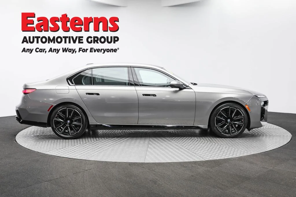Used 2023 Gray BMW 760i xDrive image 4