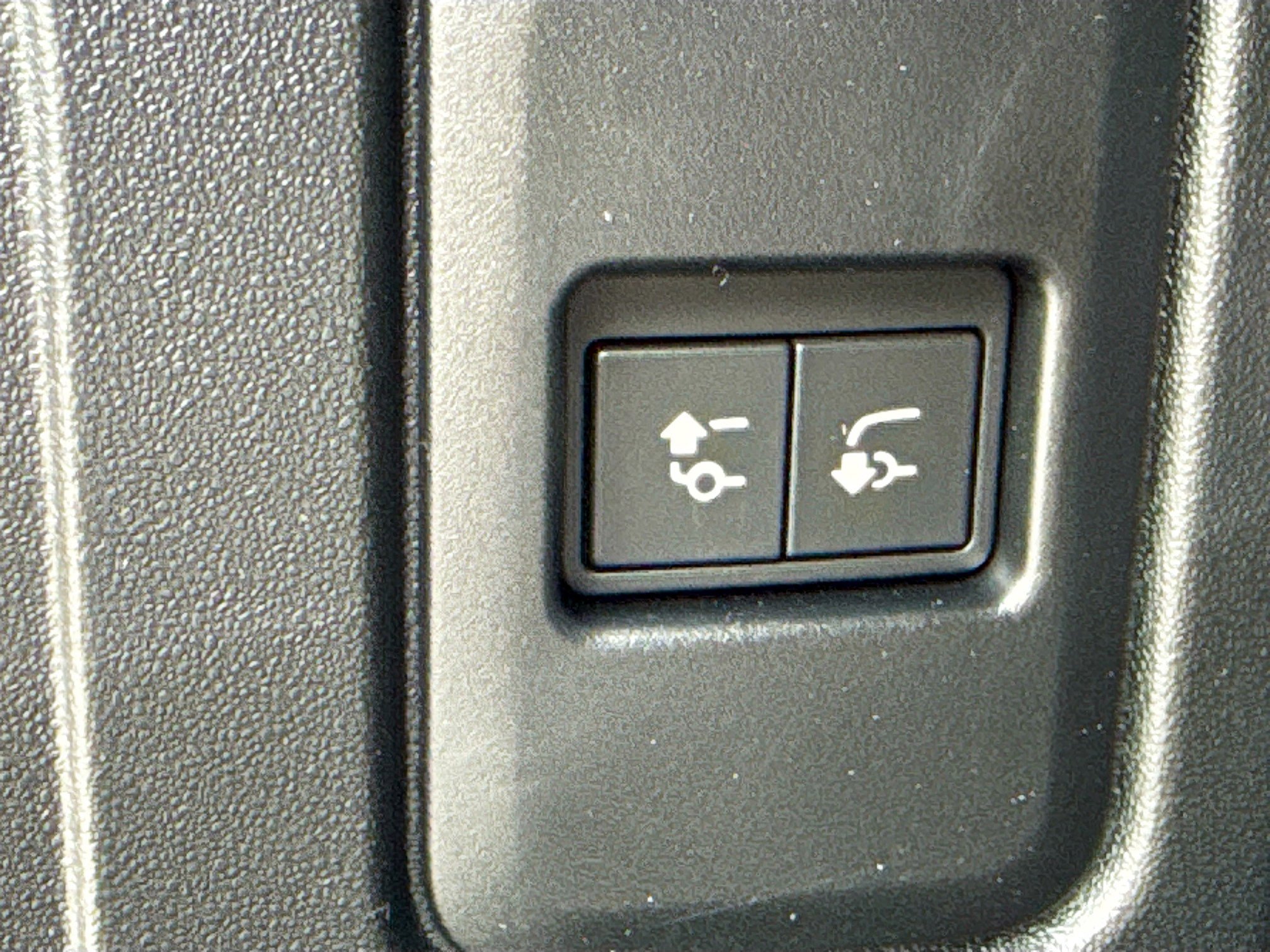 New 2026 Santorini Black Land Rover S image 13