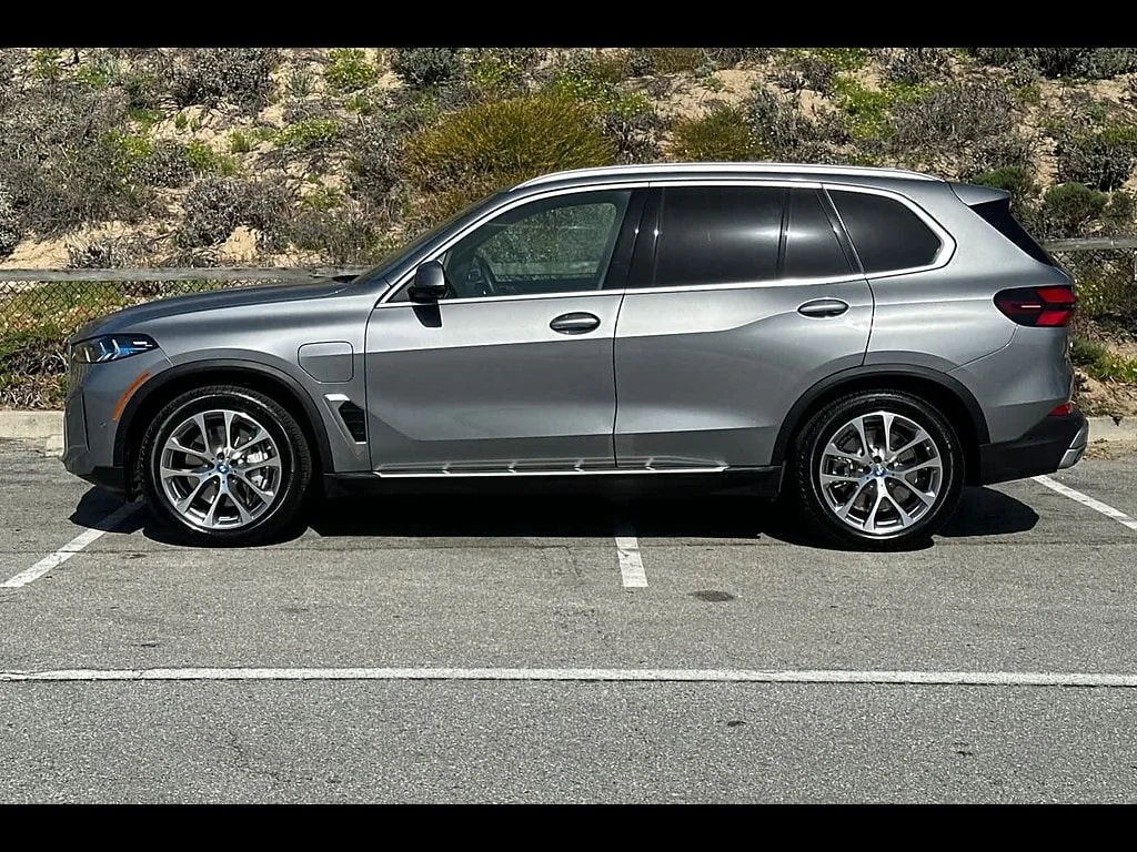Used 2025 Gray BMW xDrive50e image 6