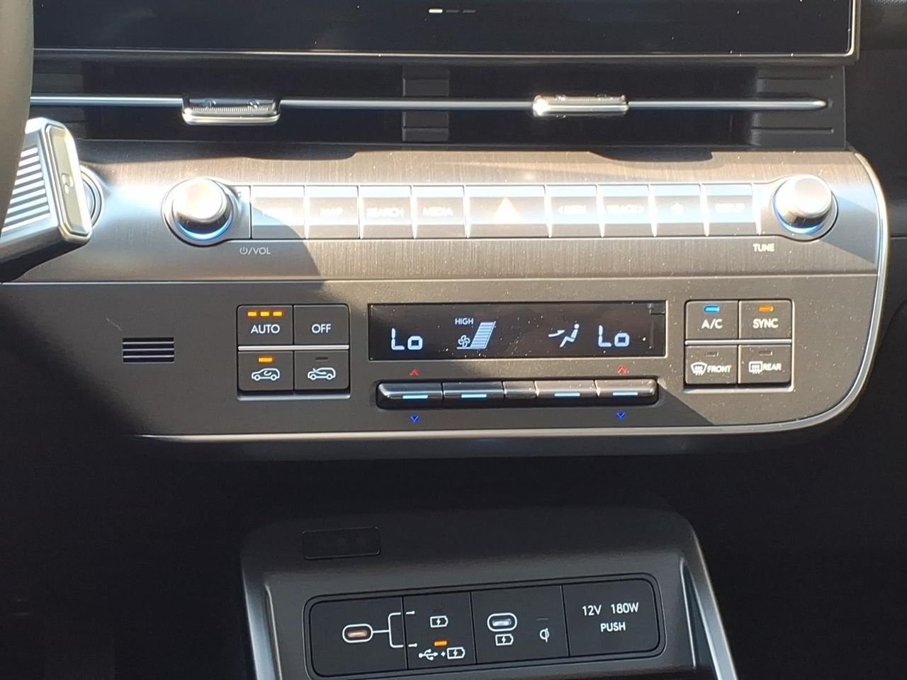 New 2026 Atlas White Hyundai Limited FWD image 25