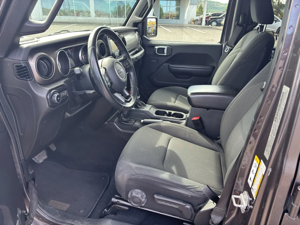Used 2018 Granite Crystal Metallic Clearcoat Jeep Sport S image 9