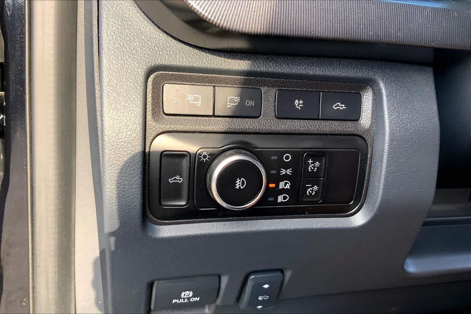 Used 2024 Agate Black Ford Platinum image 34