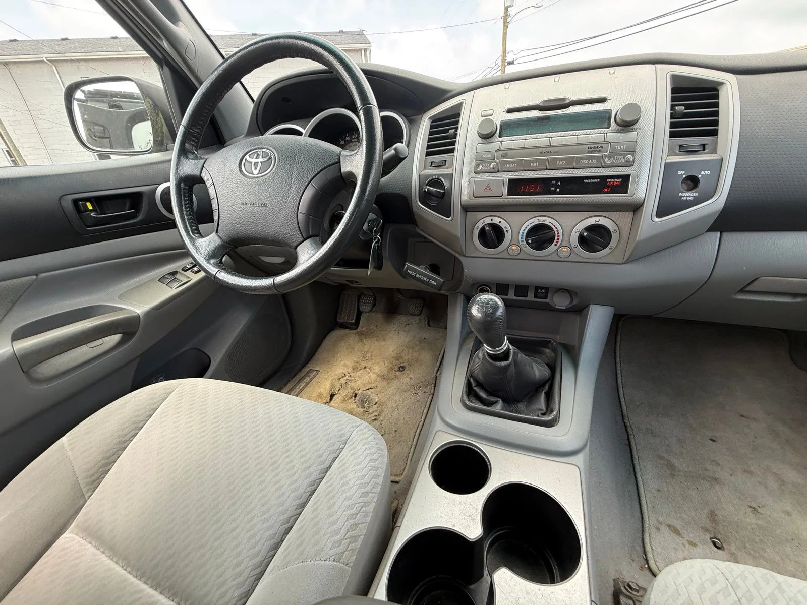 Used 2010  Toyota Base image 18