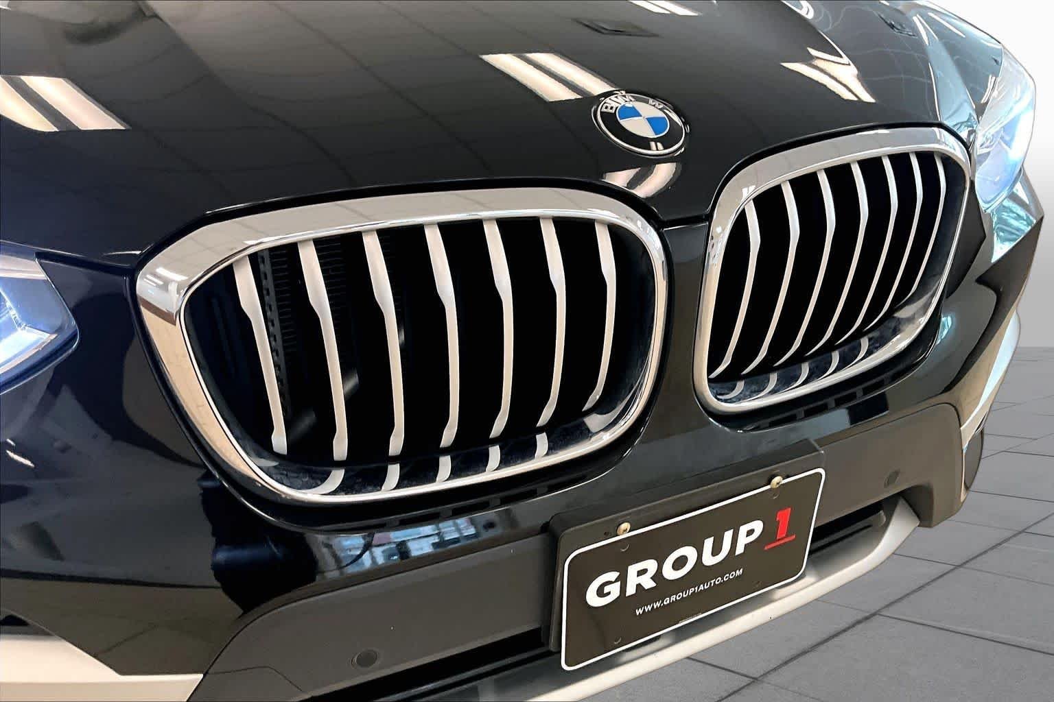 Used 2019 Jet Black BMW sDrive30i image 28