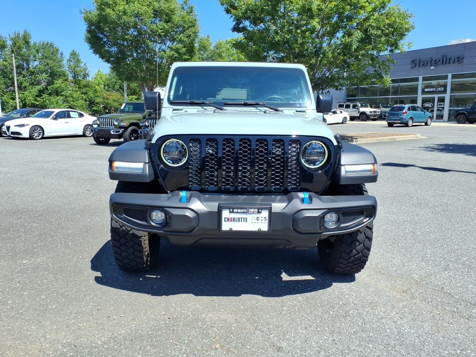 Used 2023 Earl Clearcoat Jeep Willys *One Touch Top* image 15