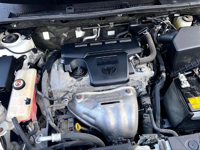 Used 2018 Super White Toyota LE image 32