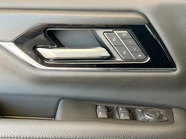 2026 GMC Yukon XL Denali - Photo 13