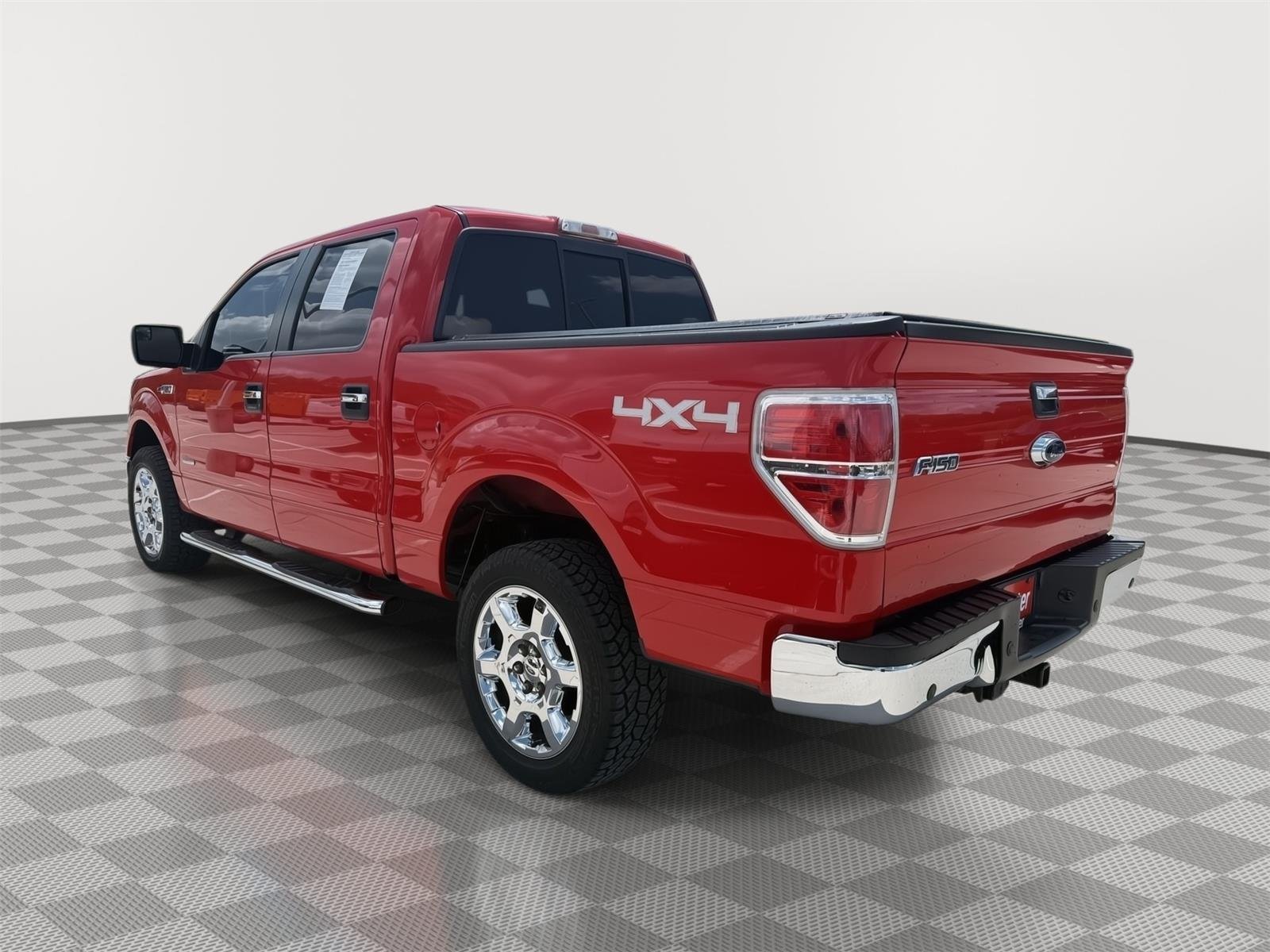 Used 2014 Race Red Ford XLT image 3