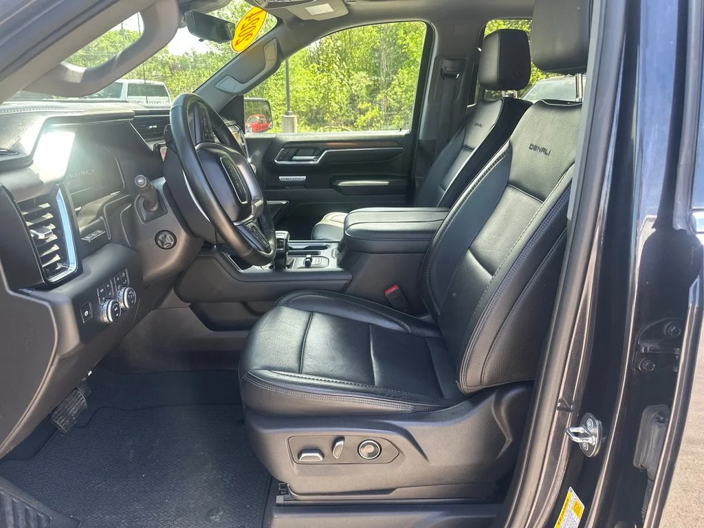 Used 2024 Silver GMC Denali image 9