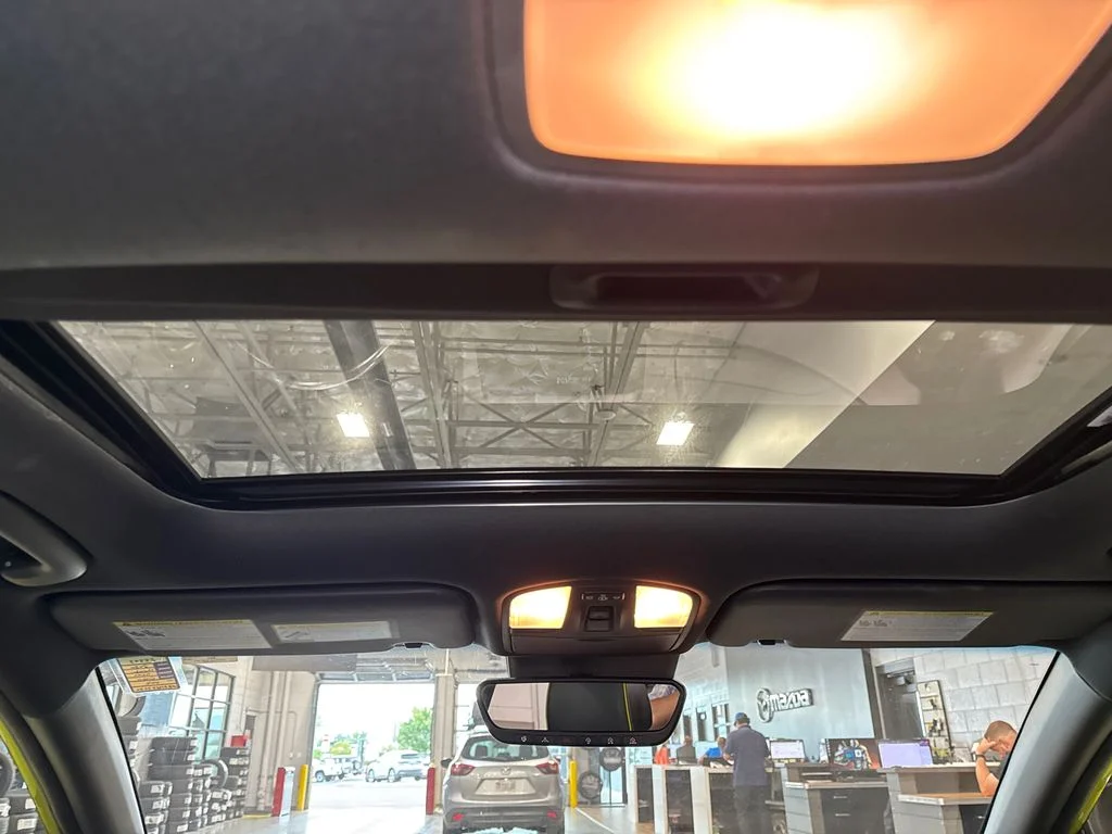 Used 2020 Green Hyundai Ultimate image 12