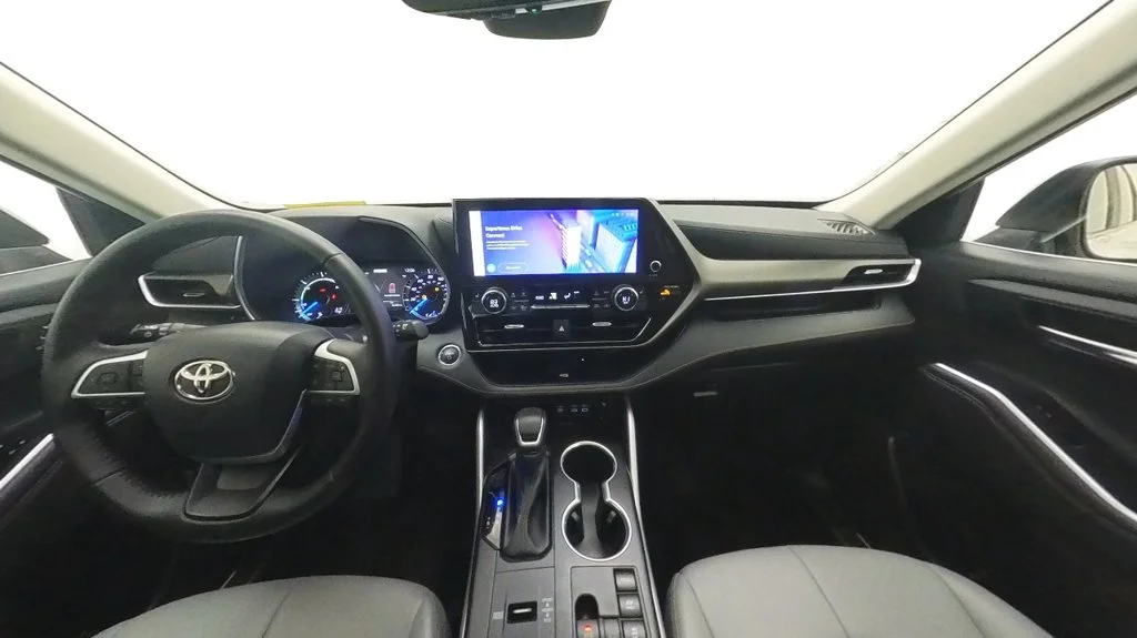Used 2023 Beige Toyota Bronze Edition image 27