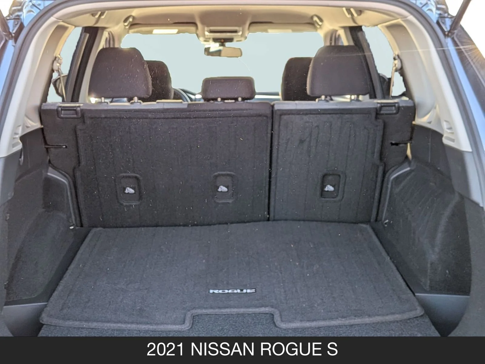 Used 2021 Gun Metallic Nissan S image 23