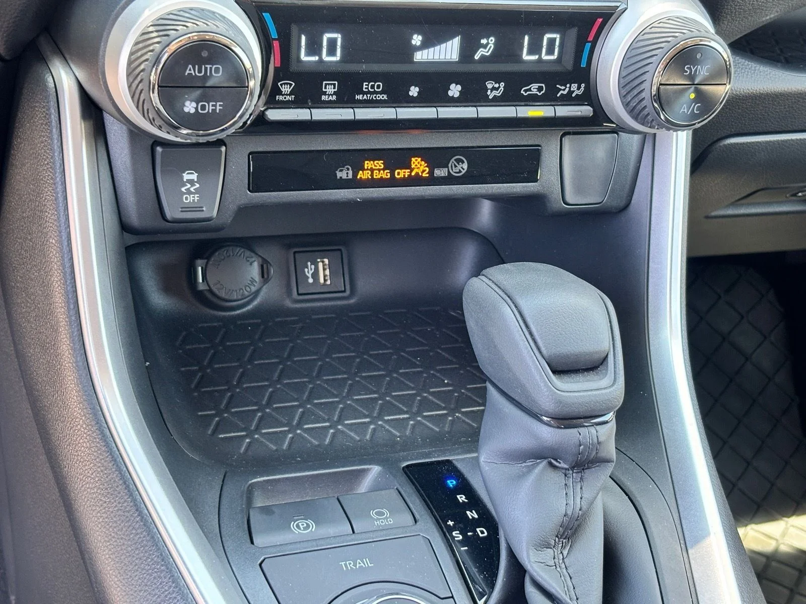 Used 2024 Ice Cap Toyota XLE image 25