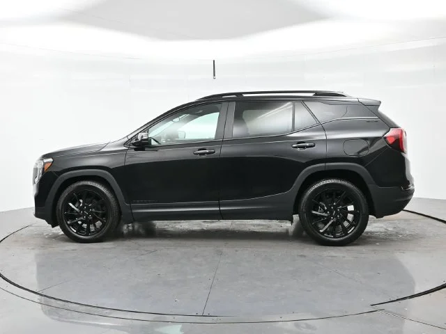 Used 2023 EBONY TWILIGHT METALLIC GMC SLE image 4