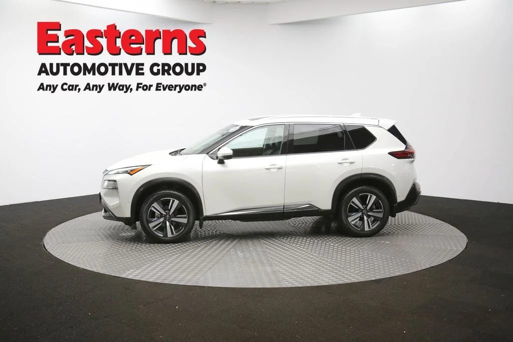 Used 2022 White Nissan SL image 60