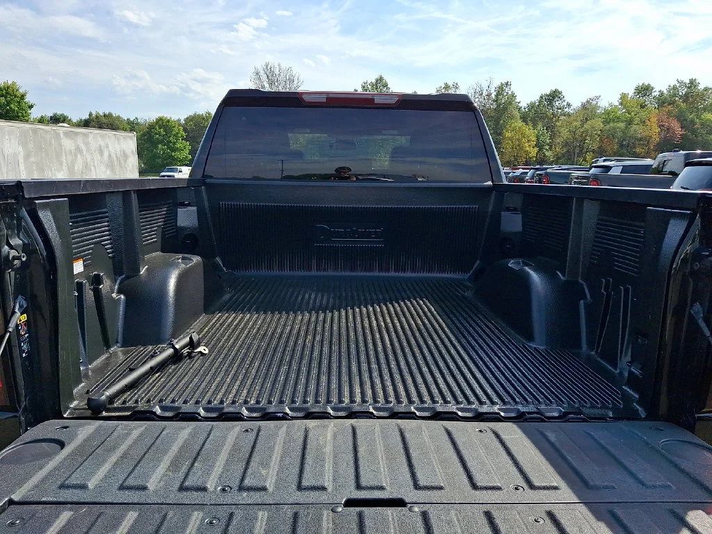 Used 2025 Onyx Black GMC SLT image 31