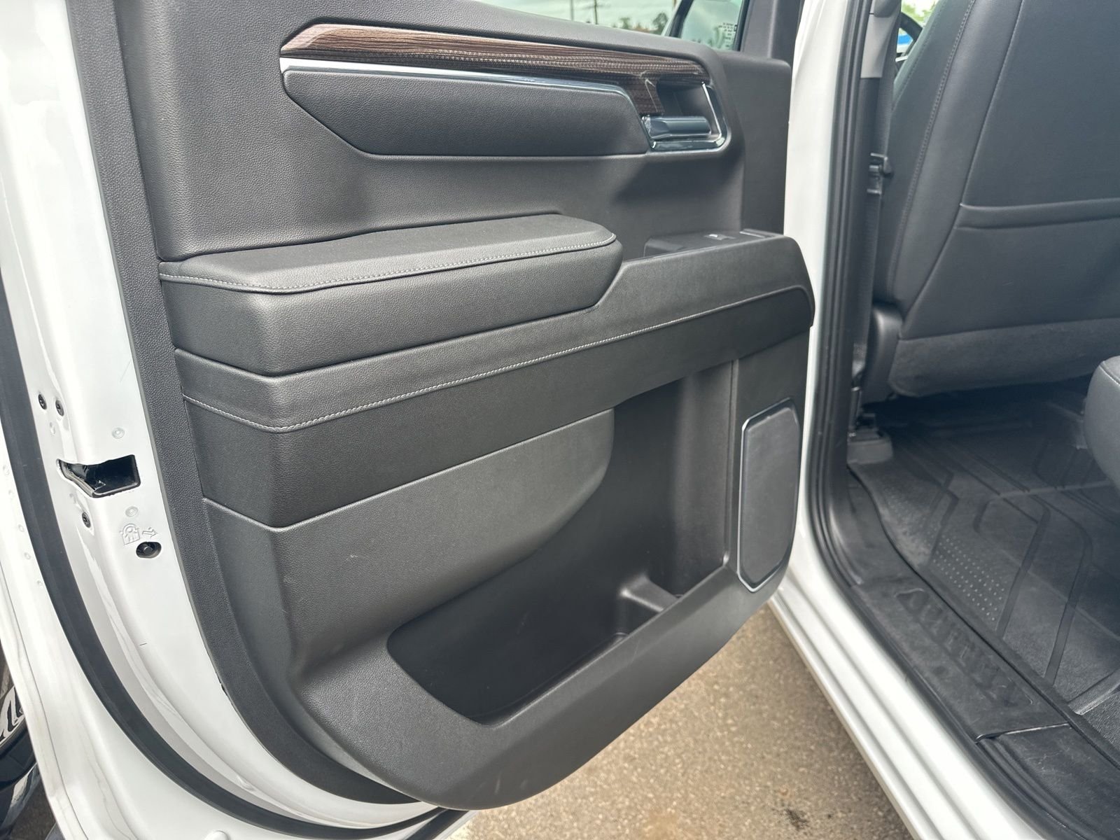 Used 2023 White Chevrolet LT image 23