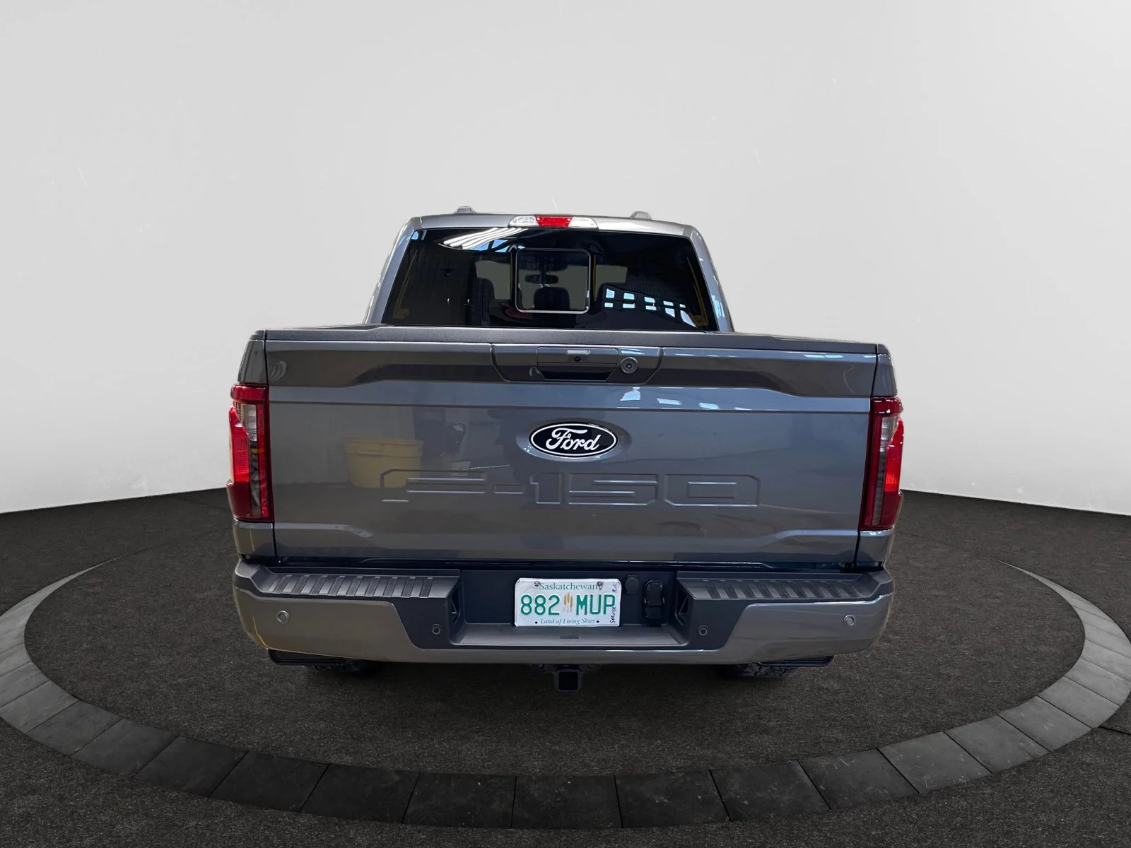 New 2026 CARBONIZED GREY METALLIC Ford XLT image 4