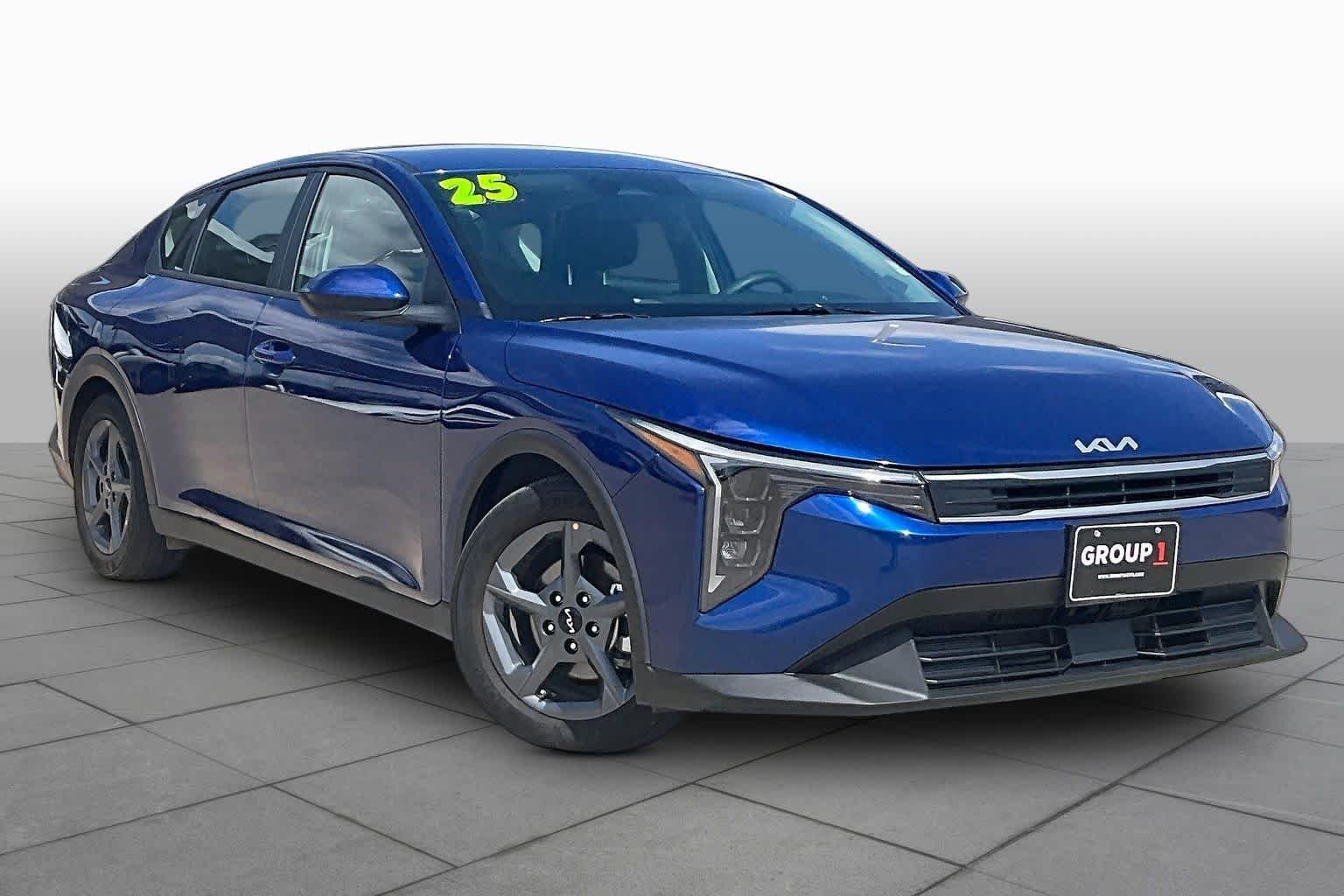 Used 2025 Deep Sea Blue Kia LXS image 3