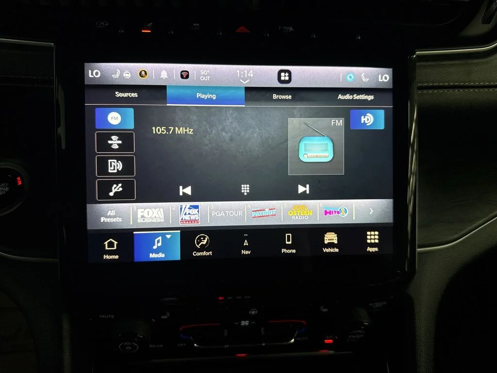 Used 2023 Diamond Black Jeep Limited image 29