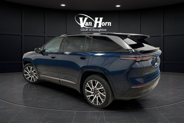 Used 2025 Fathom Blue Pearlcoat Jeep Limited image 5