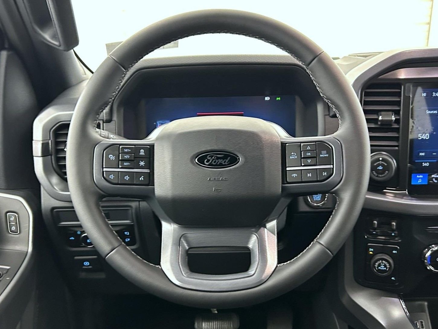 New 2026 Oxford White Ford XLT image 11
