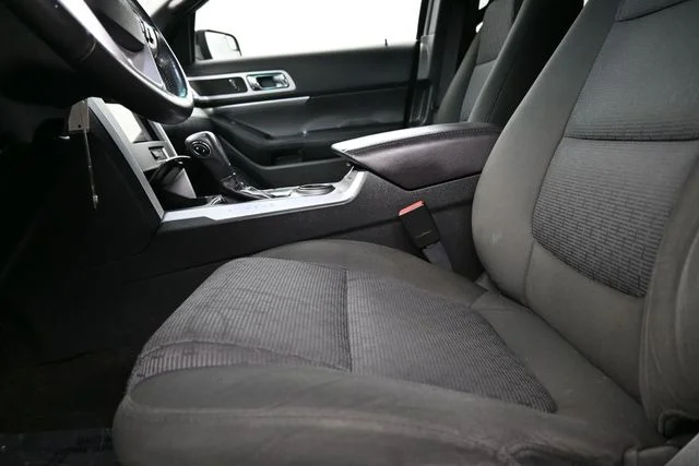 Used 2015 Black Ford XLT image 24
