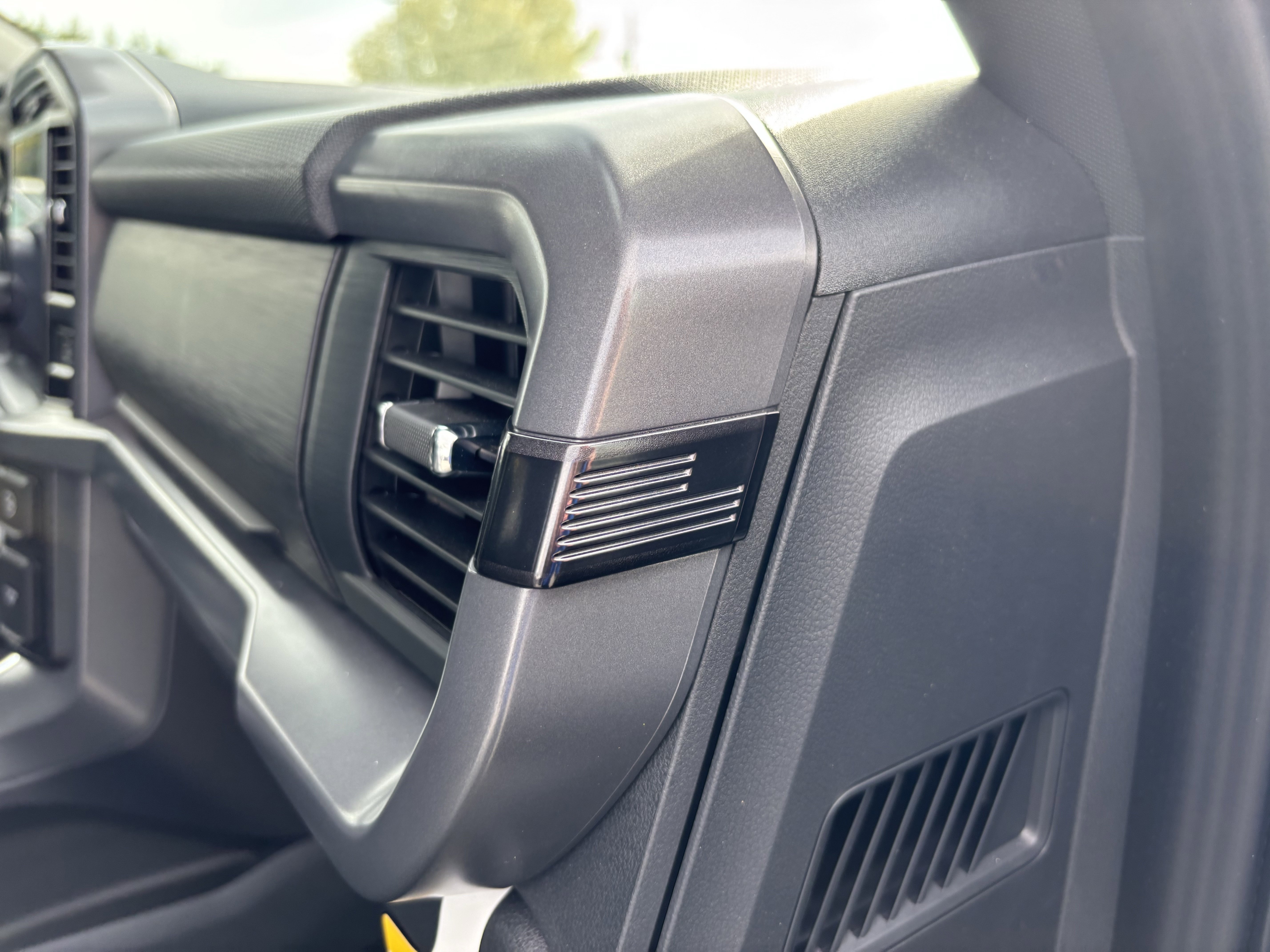 2025 Ford F-150 XLT - Photo 39