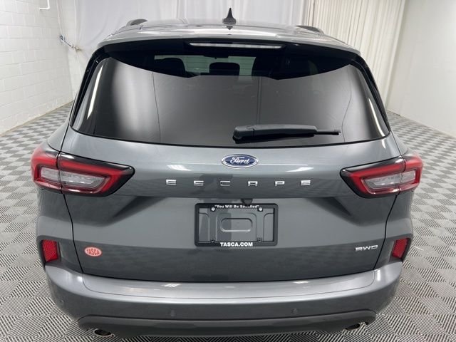 Used 2024 Carbonized Gray Metallic Ford ST-Line image 7