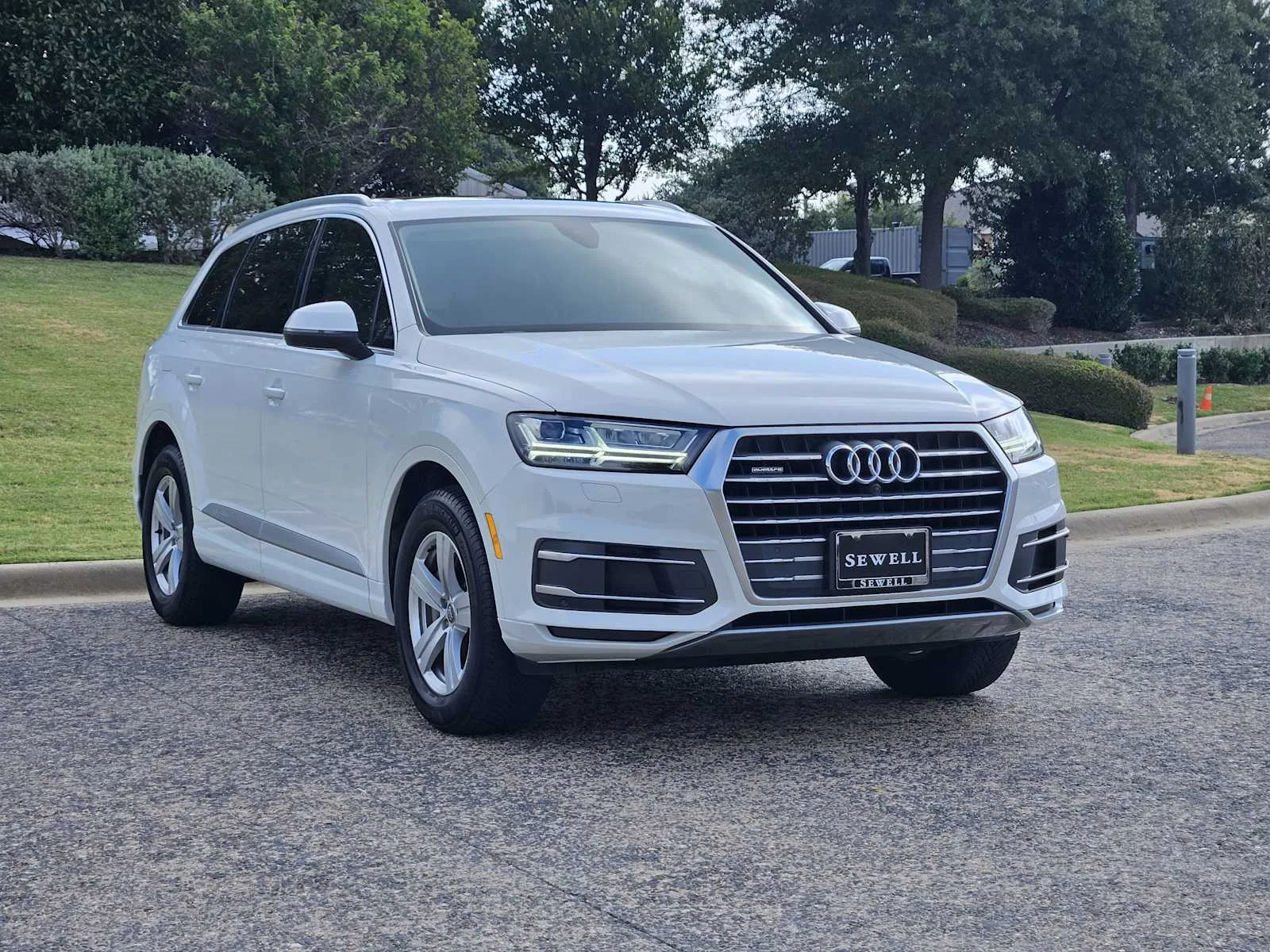 Used 2019  Audi Premium Plus image 2