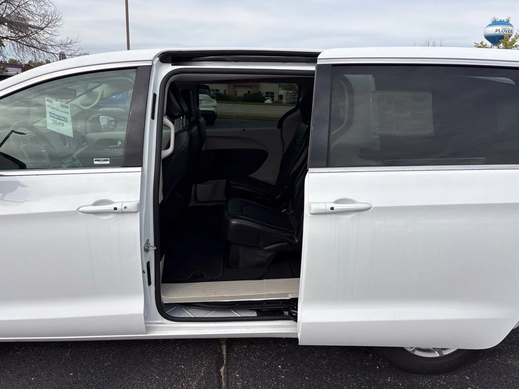 Used 2024 Bright White Clearcoat Chrysler Touring L image 23