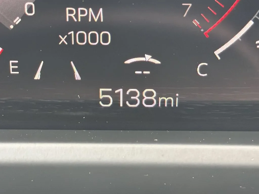 Used 2025 White Frost Tricoat GMC Denali image 18