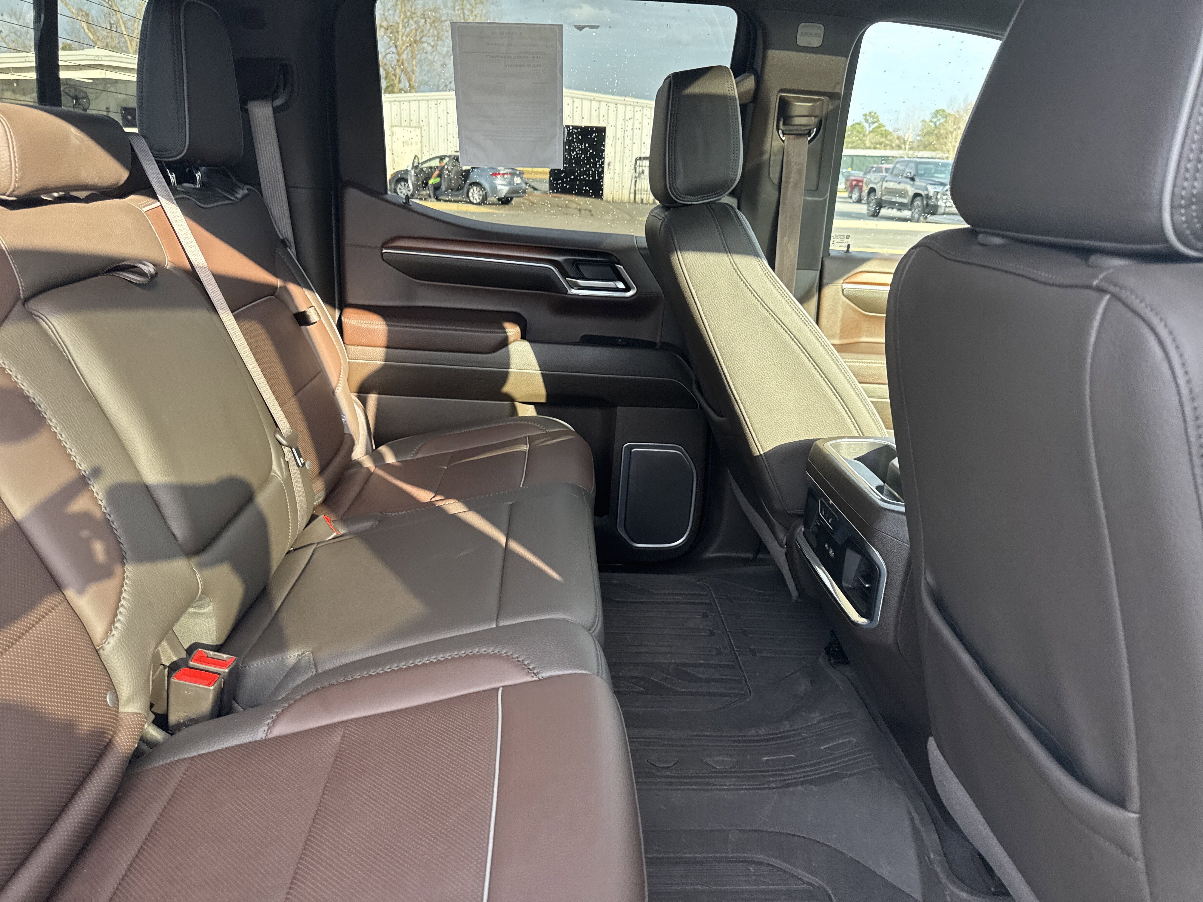 Used 2025 White Frost Tricoat GMC Denali image 28
