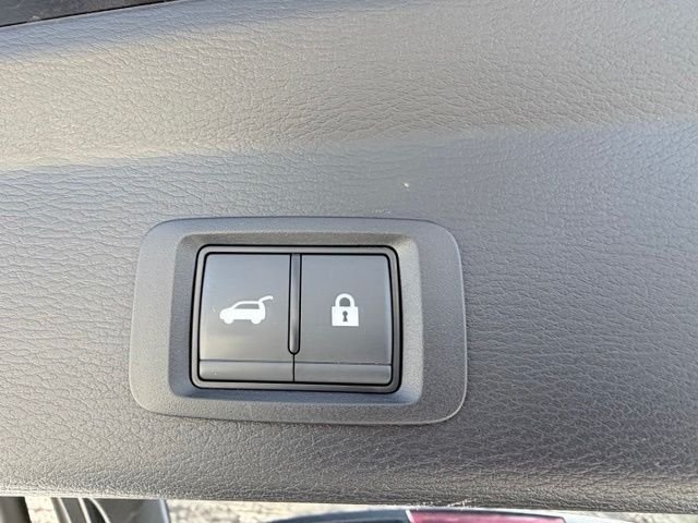2025 Mitsubishi Outlander SE - Photo 38