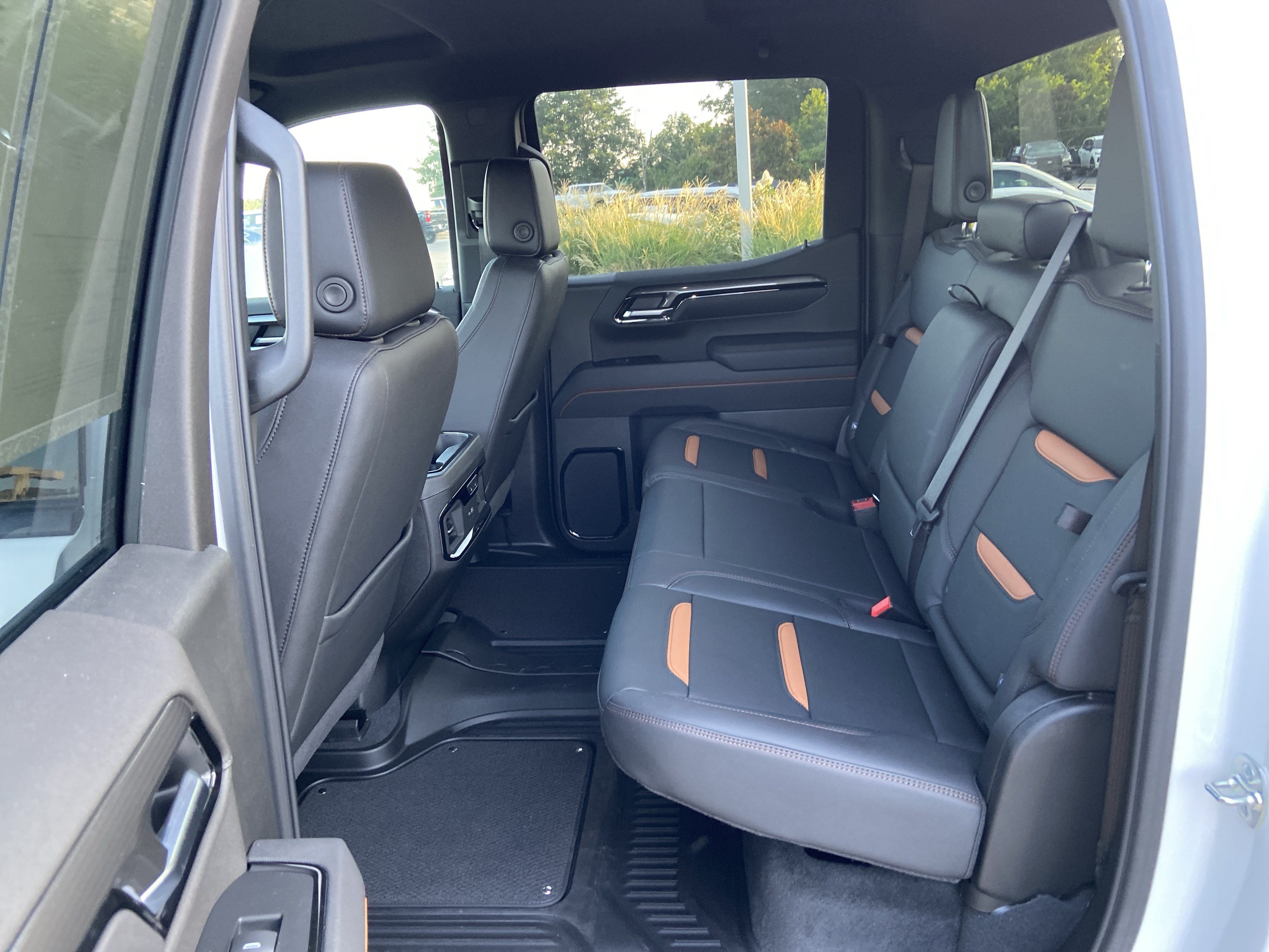 Used 2025 Summit White GMC AT4 image 49